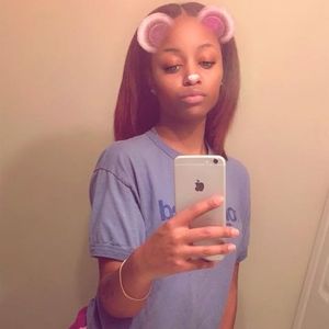 Meet your Posher, Monique